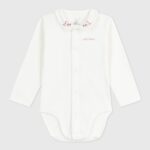Petit Bateau Babybody met geborduurd kraagje en opschrift op de borst