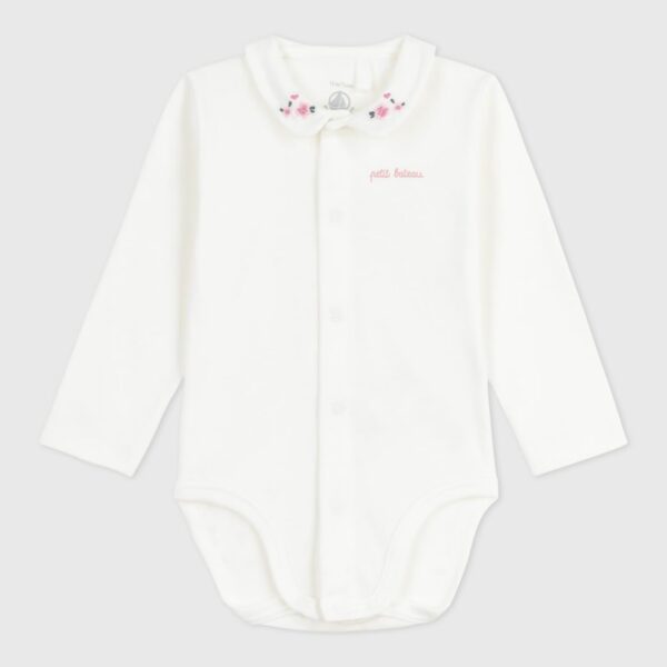 Petit Bateau Babybody met geborduurd kraagje en opschrift op de borst